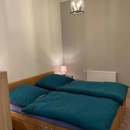Mitten In Der Natur : Ferienwohnung Mit 3 Schlafzimmern, Neu Eingerichtet Neu Gaarz Exterior photo